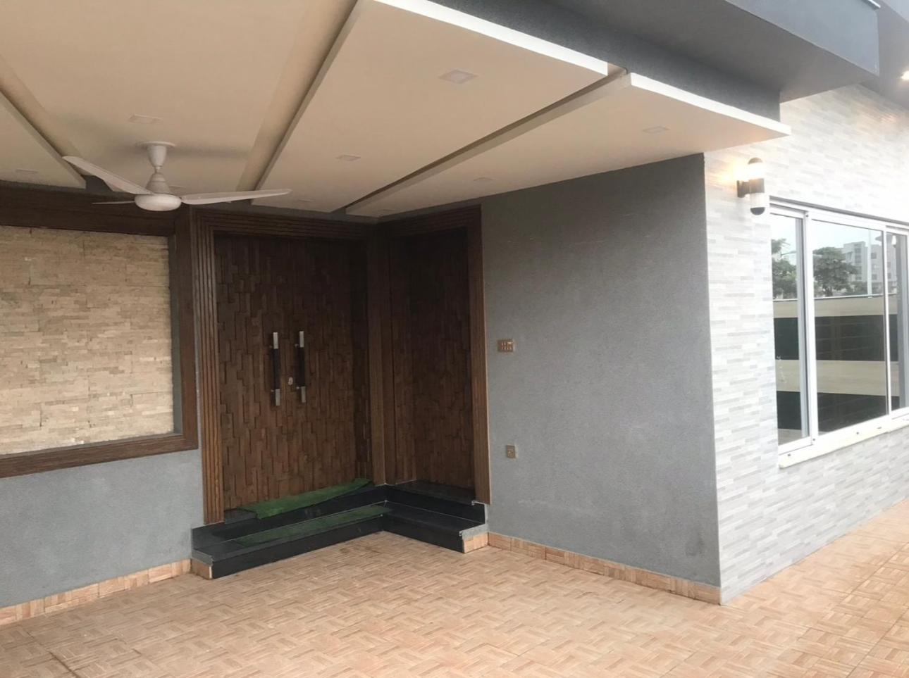 MJS Entire New Designer House, 5 BR, 13 bed, 2 living, reclining sofas, Italian kitchen, 6 bath, garage, side garden at prime location of Bahria Town, Isla view 2
