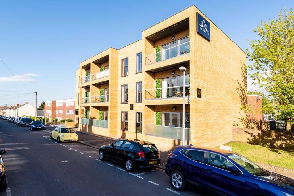 Gleaming contractor stay Medway and Grain projects - Apartment 7