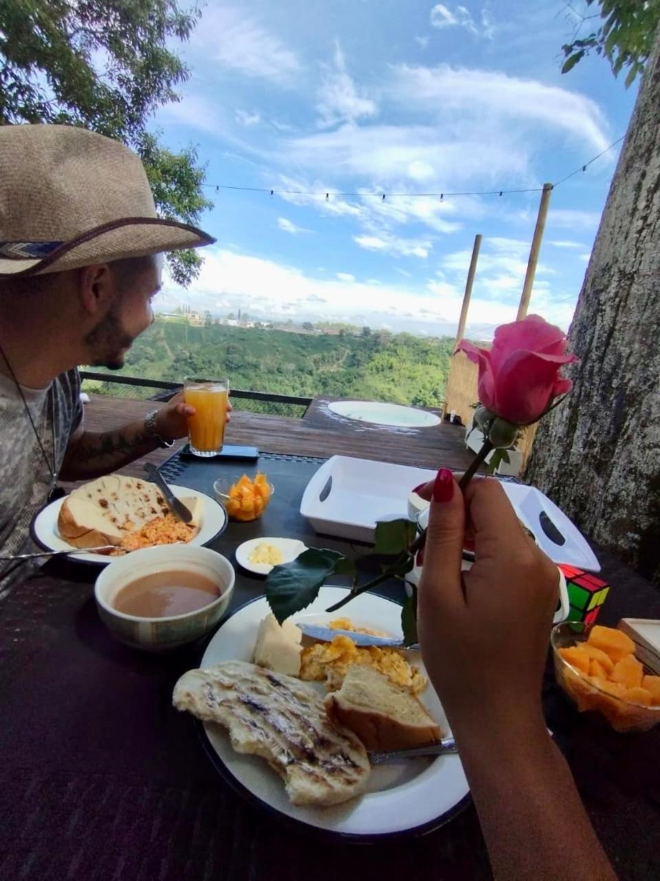 Happy Glamping Quindio - Tipo Domo Traslúcido
