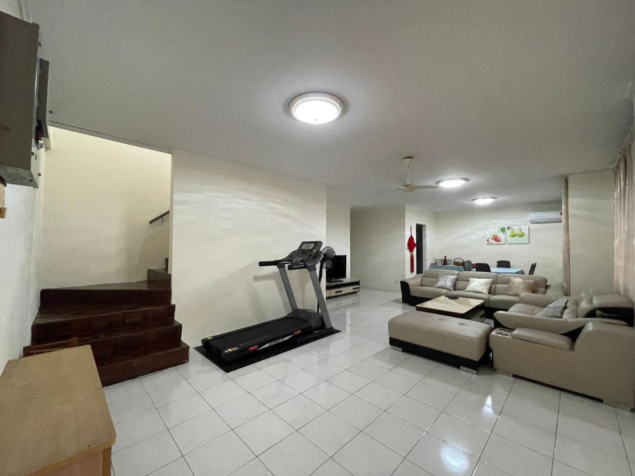 4BR 9pax in Kuching city photo 6