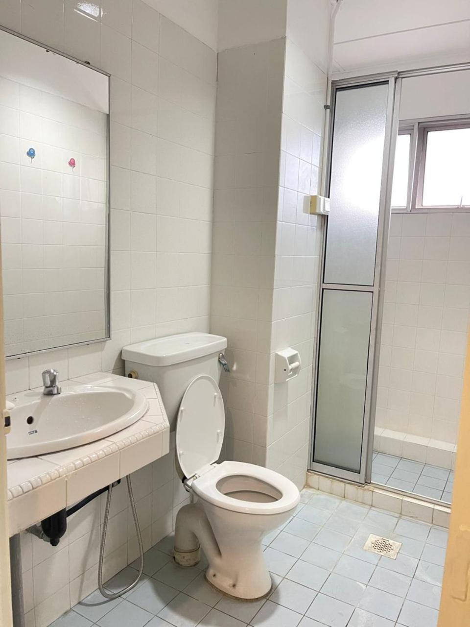 4BR 9pax in Kuching city