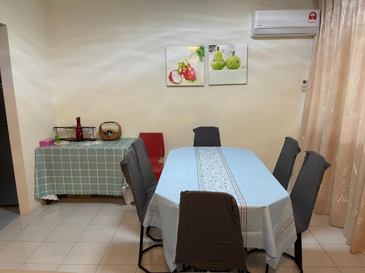 4BR 9pax in Kuching city photo 3