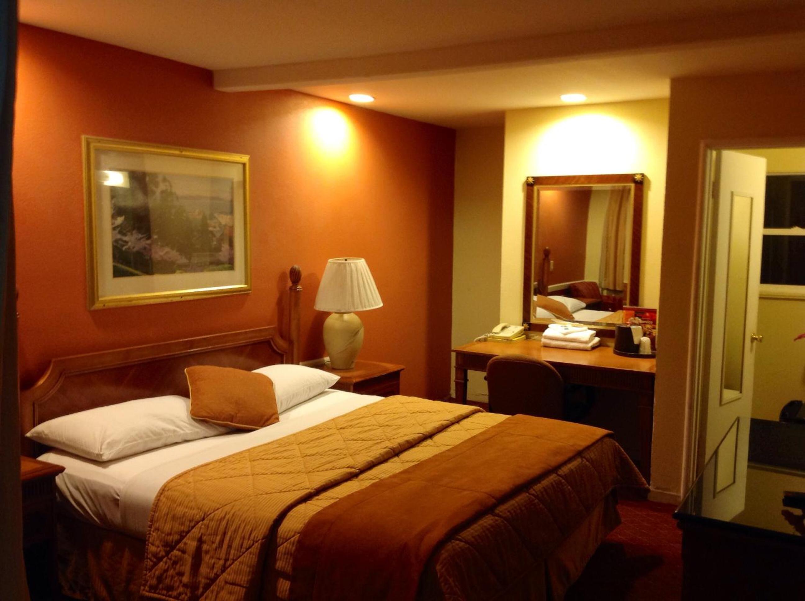 Highlander Motel
