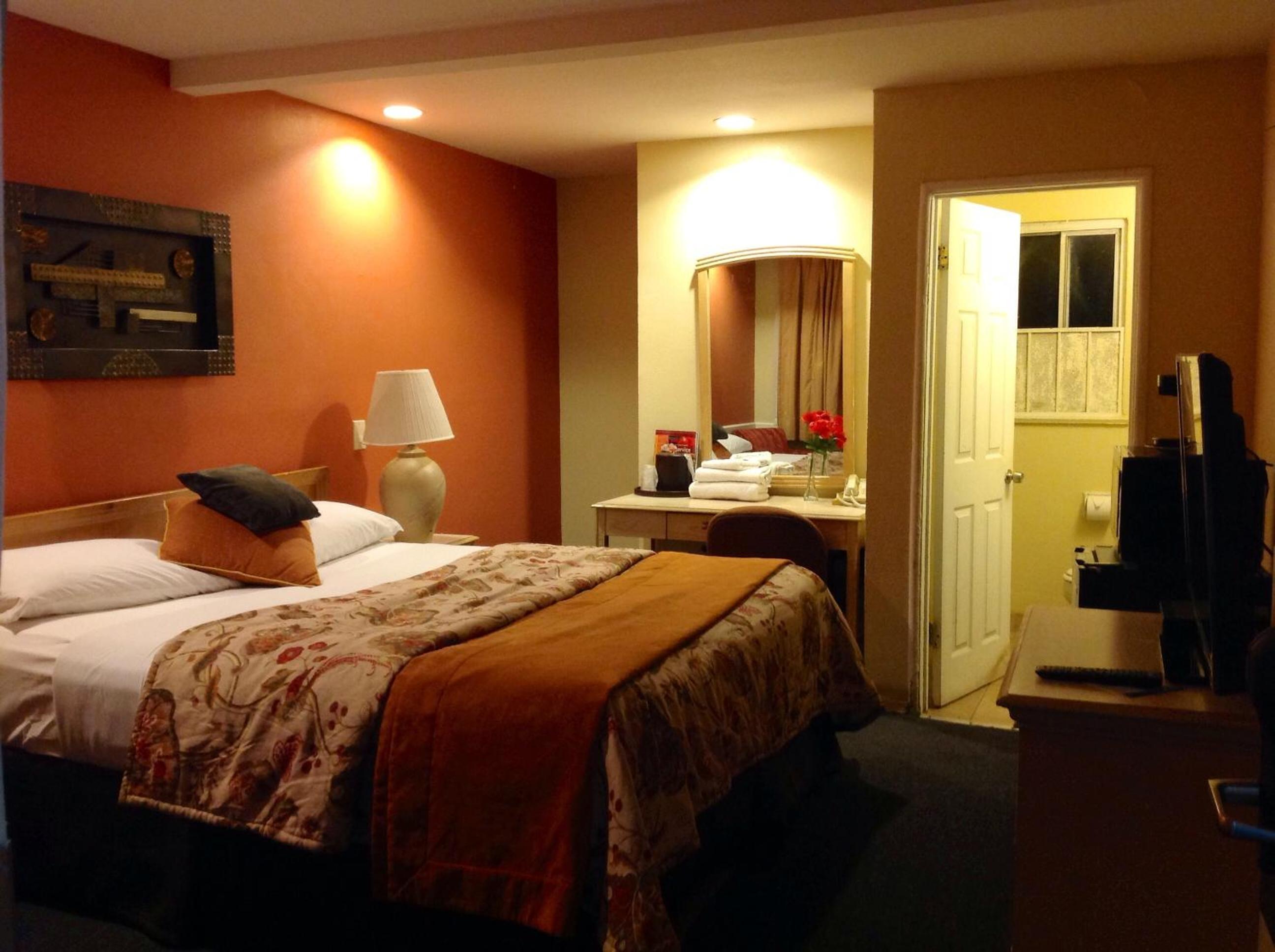 Highlander Motel