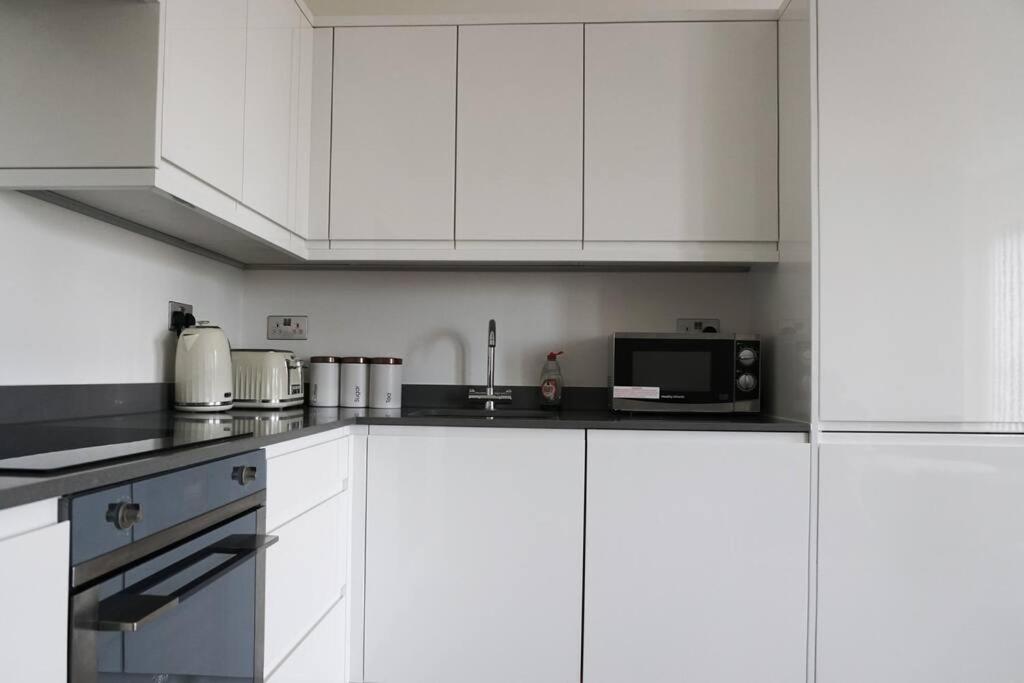 ✪Relocations✪Business Travelers✪London Visits✪ view 4