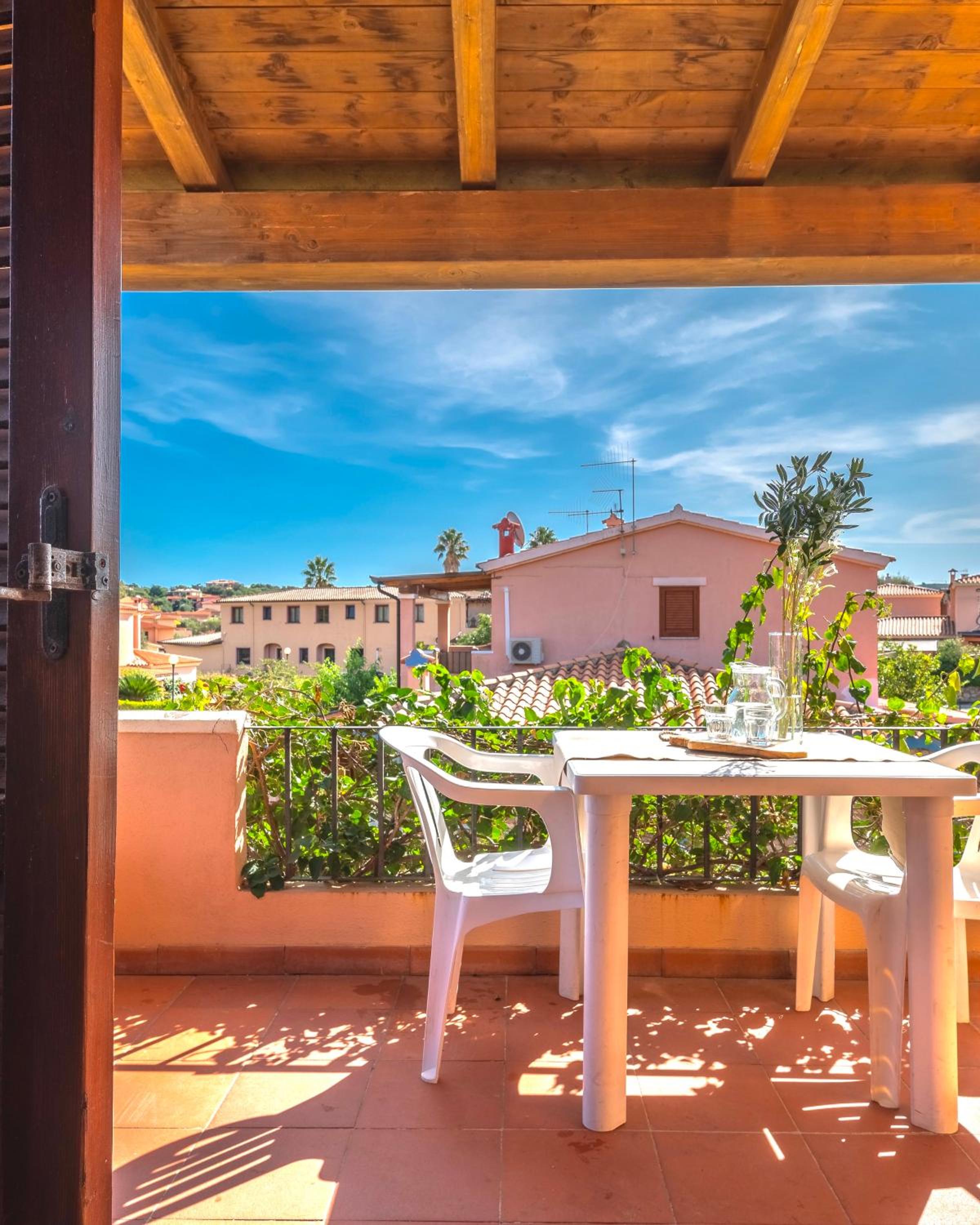 ISA-apartments with air conditioning and private outdoor space in San Teodoro photo 2