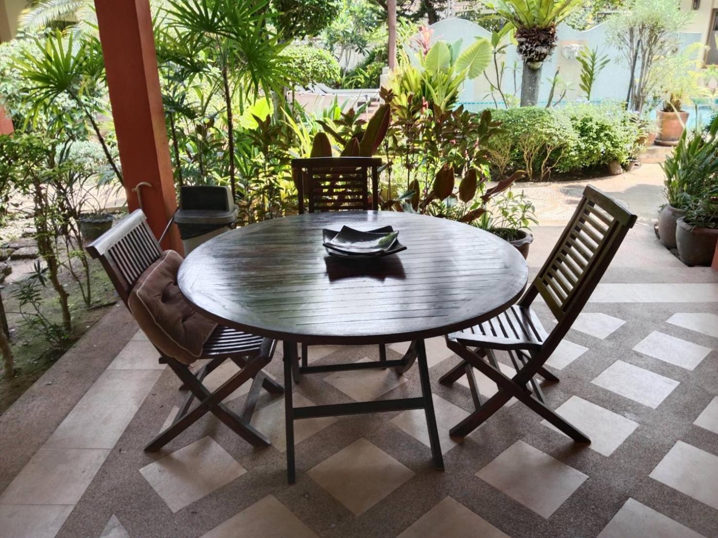 Baan Tropicana