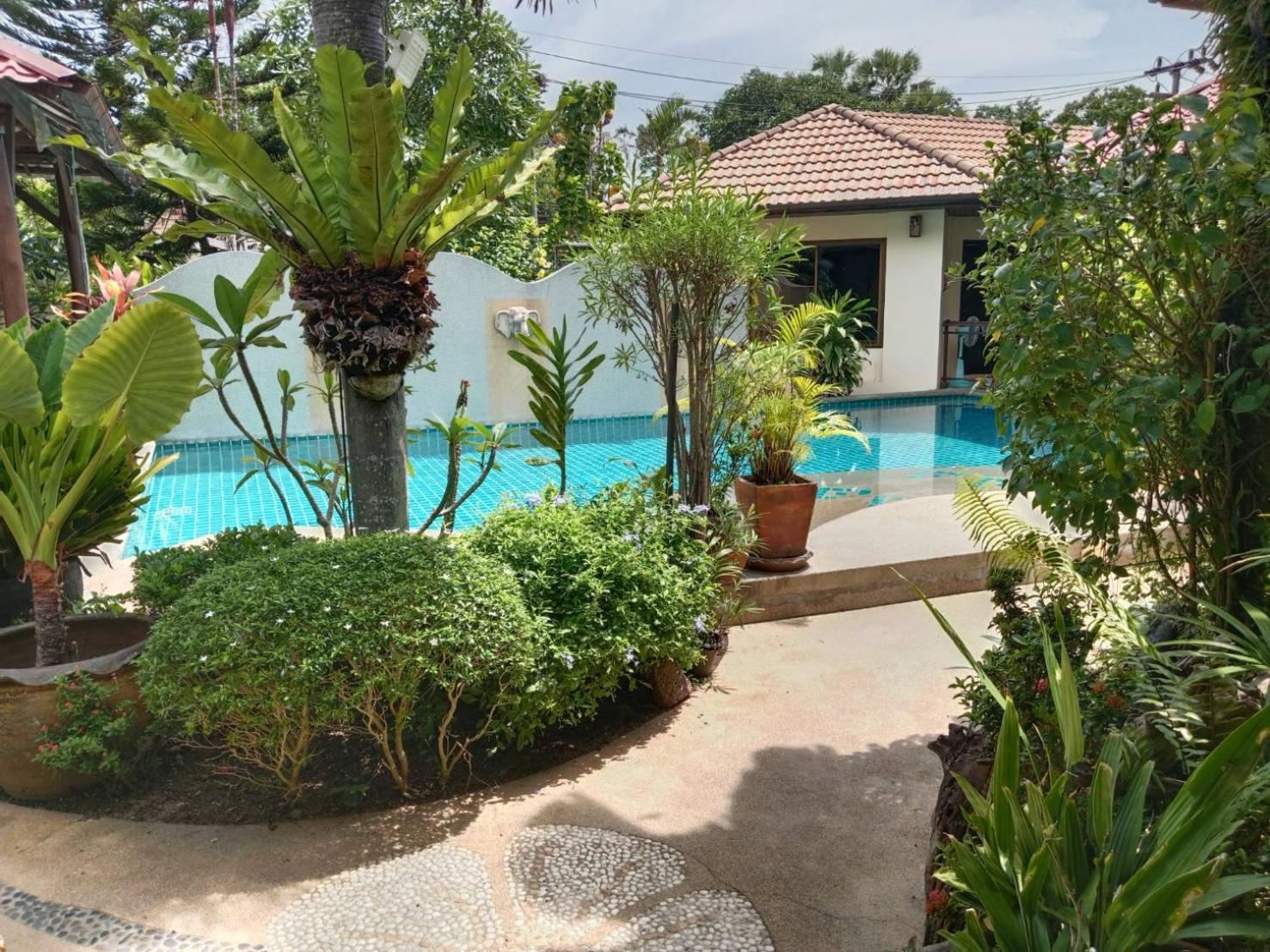 Baan Tropicana
