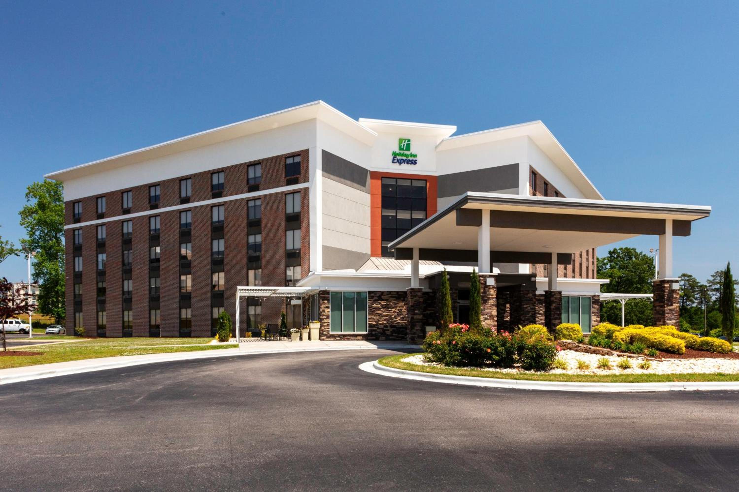 Hotel Holiday Inn Express - Rocky Mount - Sports Center, an IHG Hotel - Image 1