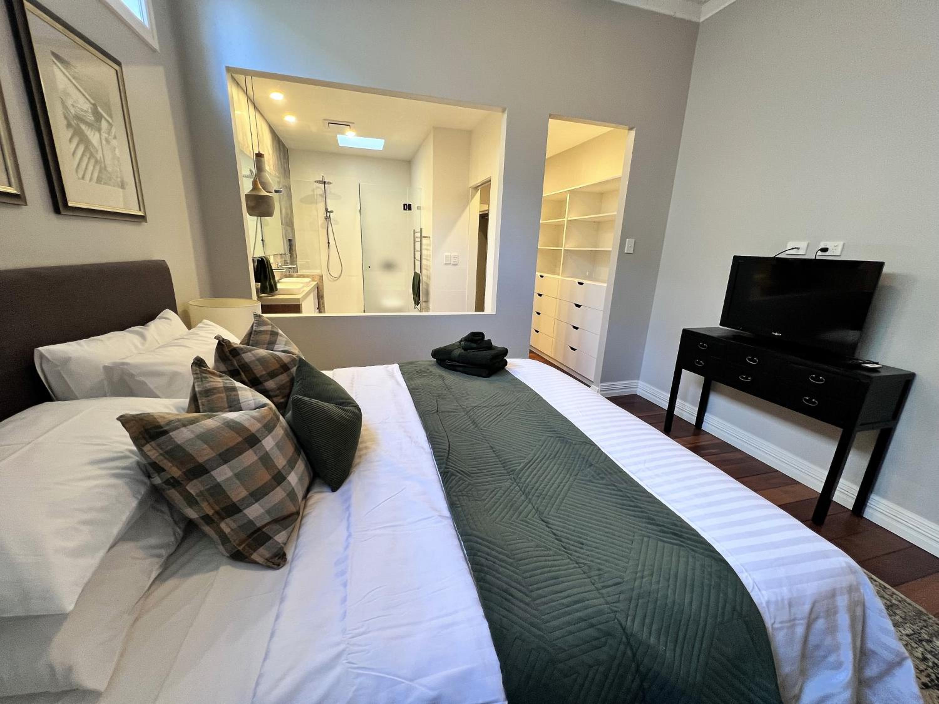 SOLO42 - Mosman Park Prestige