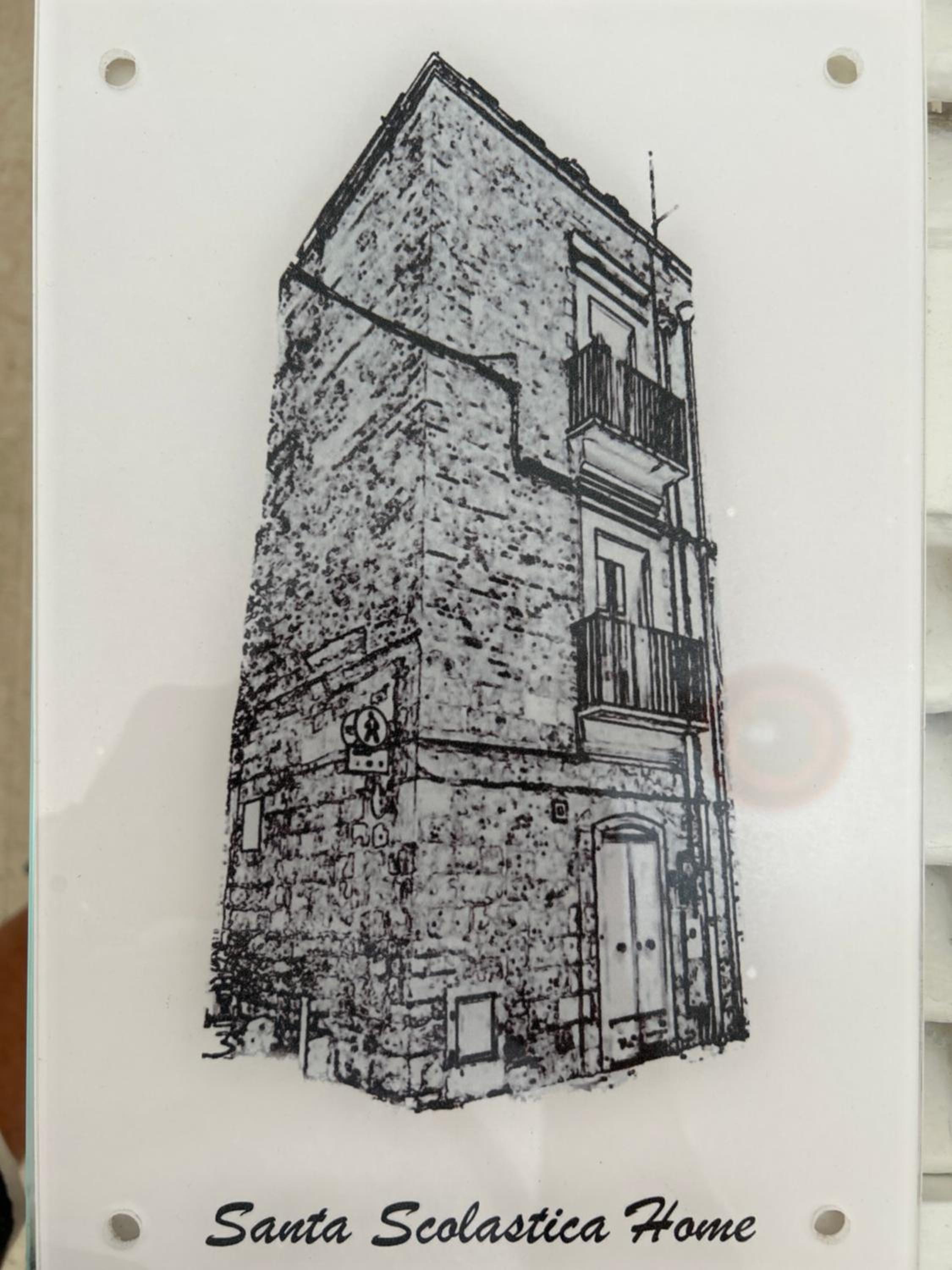 Santa Scolastica Home