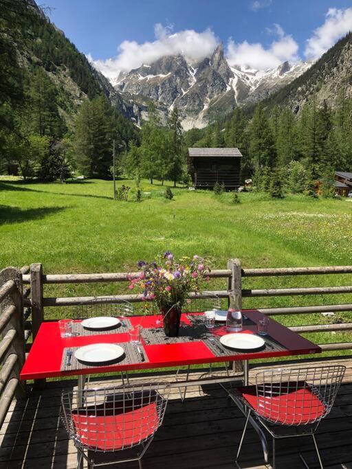 Chalet with style in the beautiful Val Ferret