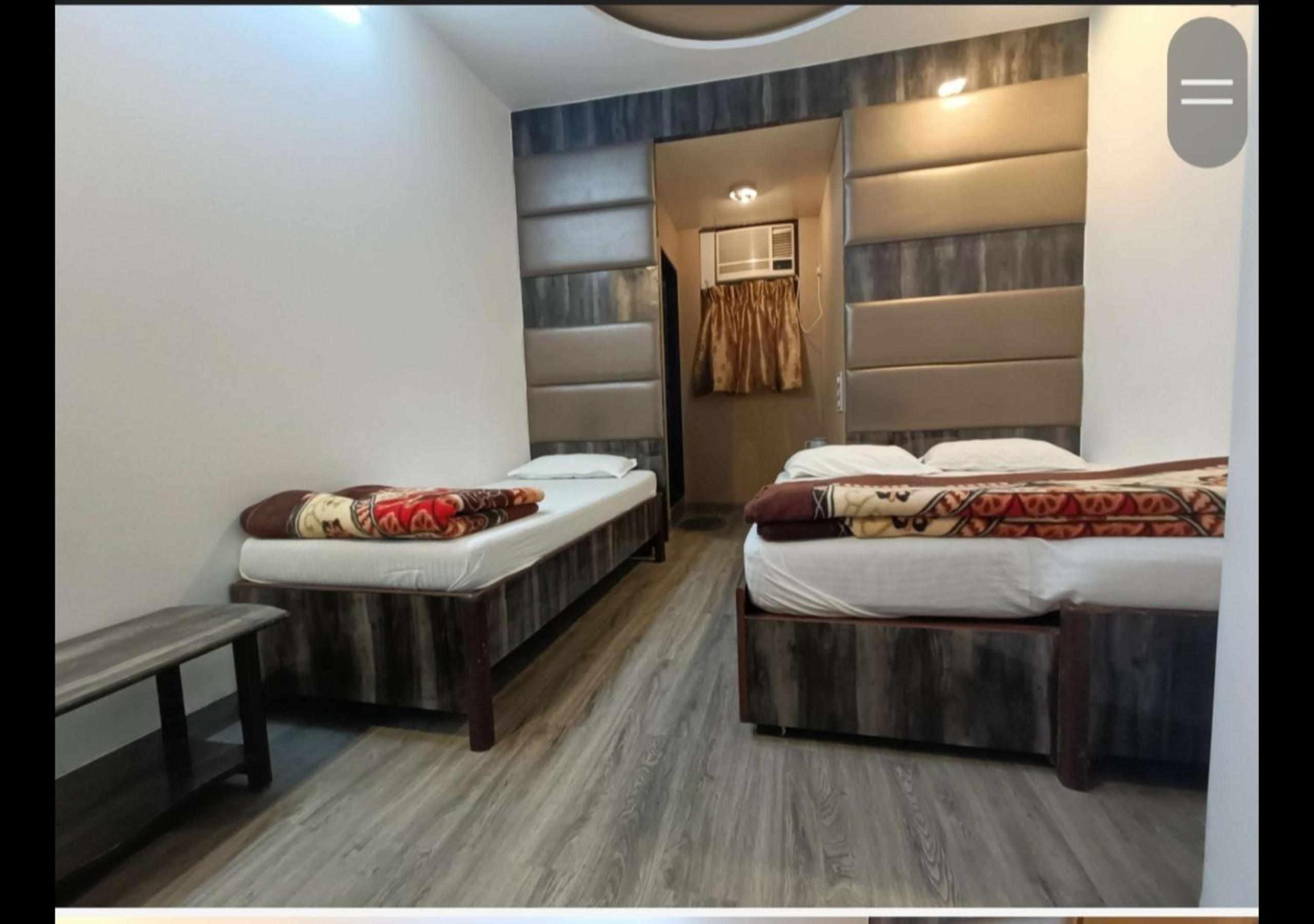 Hotel Broadway Colaba photo 4