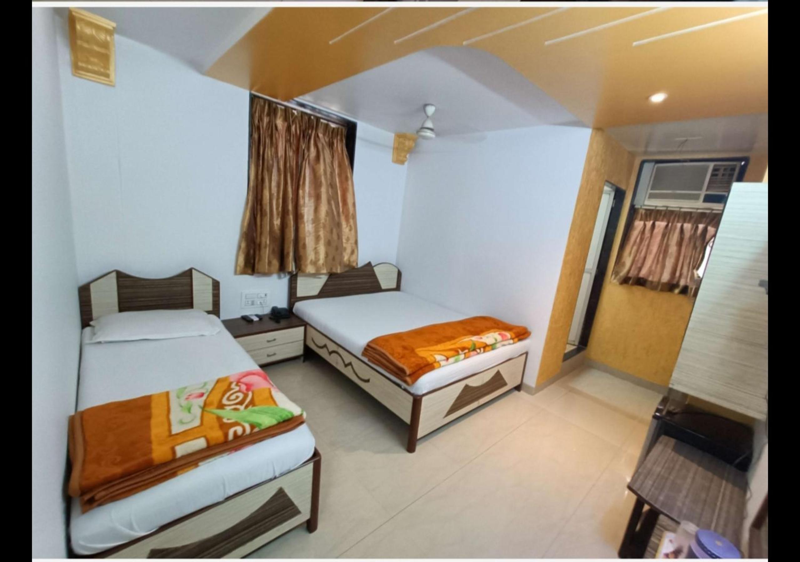 Hotel Broadway Colaba photo 3