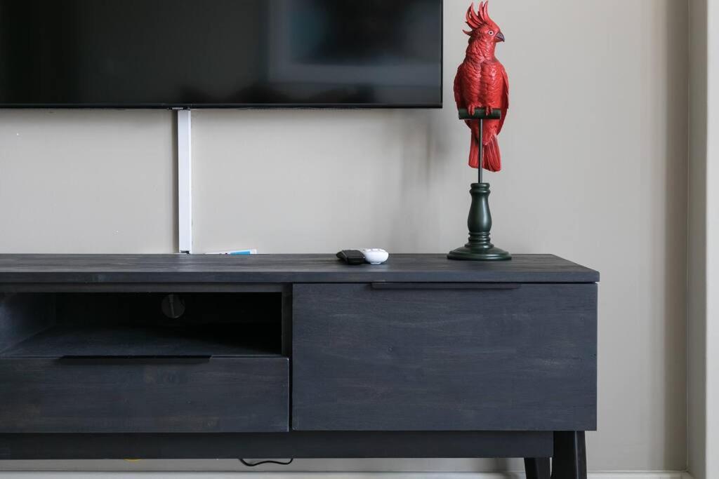 Lux 2bed 20Mb WiFi on Keyes artmile 2km 2 Gautrain