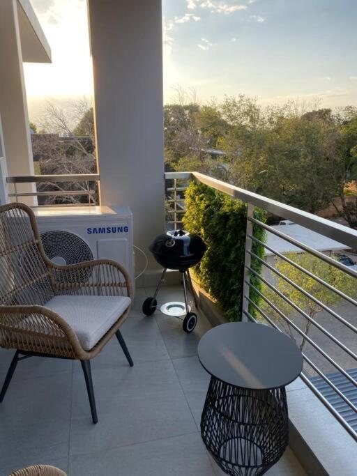 Lux 2bed 20Mb WiFi on Keyes artmile 2km 2 Gautrain