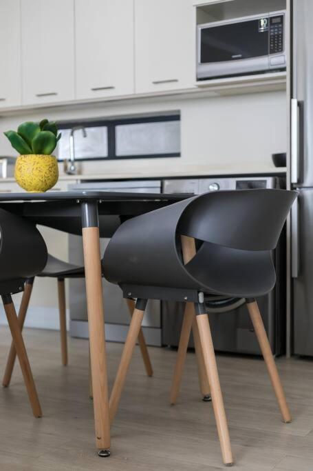 Lux 2bed 20Mb WiFi on Keyes artmile 2km 2 Gautrain