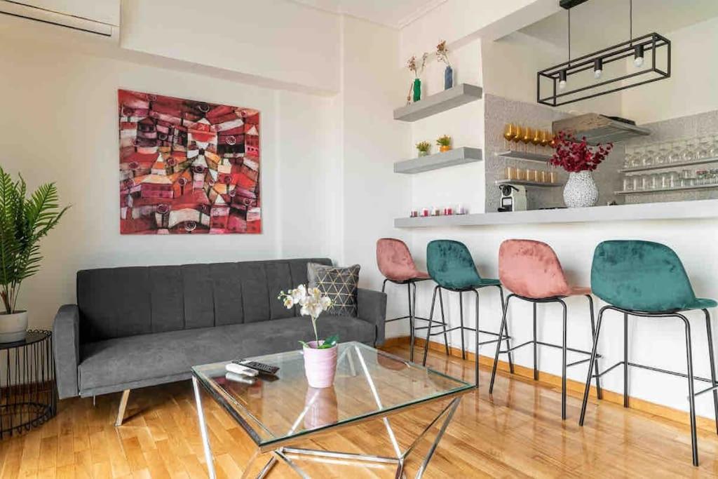 2BDR Boutique Full Apt in Plaka (BIG BALCONY)