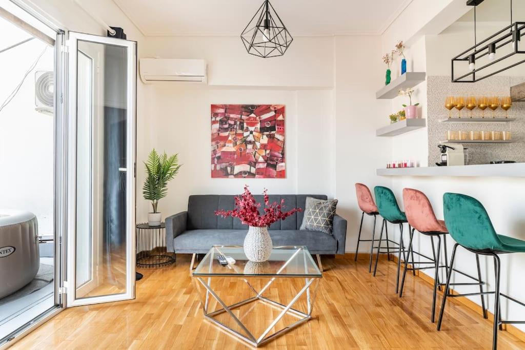 2BDR Boutique Full Apt in Plaka (BIG BALCONY)
