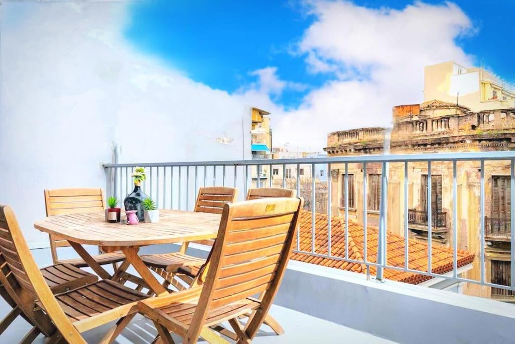 2BDR Boutique Full Apt in Plaka (BIG BALCONY)