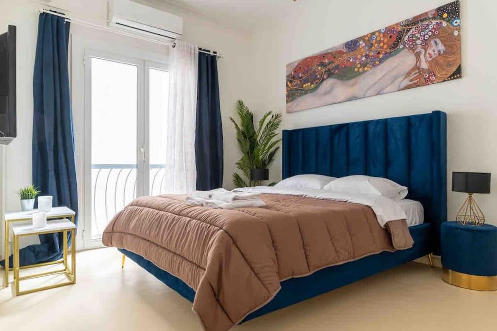 2BDR Boutique Full Apt in Plaka (BIG BALCONY)