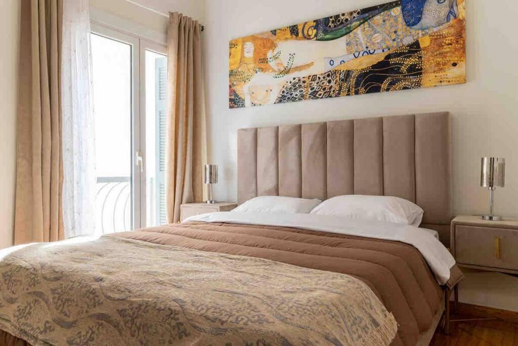 2BDR Boutique Full Apt in Plaka (BIG BALCONY)