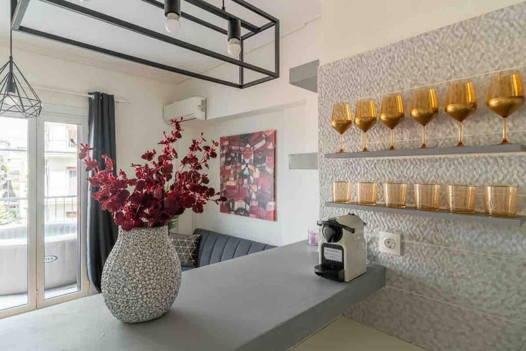 2BDR Boutique Full Apt in Plaka (BIG BALCONY)