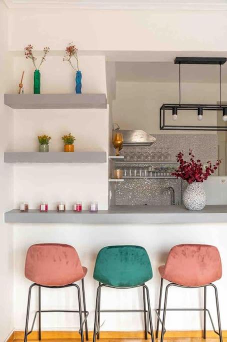 2BDR Boutique Full Apt in Plaka (BIG BALCONY)