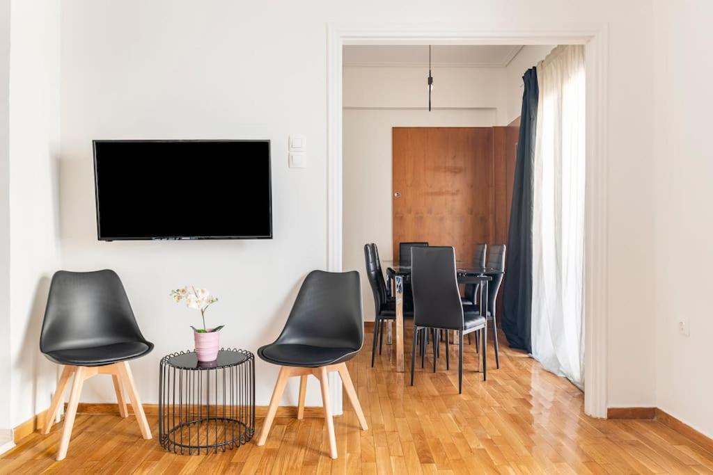 2BDR Boutique Full Apt in Plaka (BIG BALCONY)