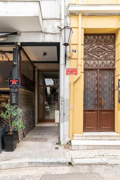 2BDR Boutique Full Apt in Plaka (BIG BALCONY)