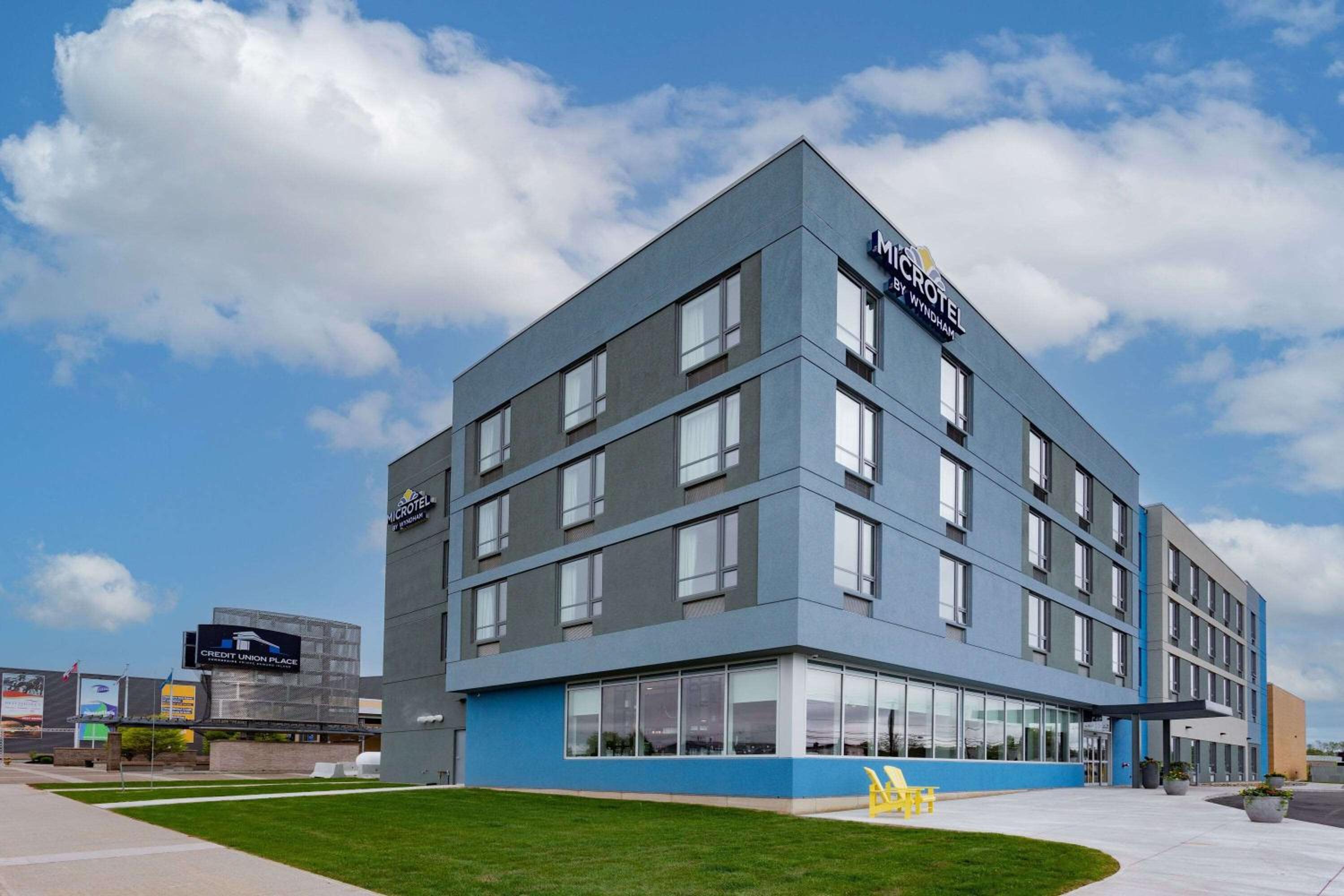 Summerside Vacations - Microtel Inn  Suites by Wyndham Summerside - Property Image 2