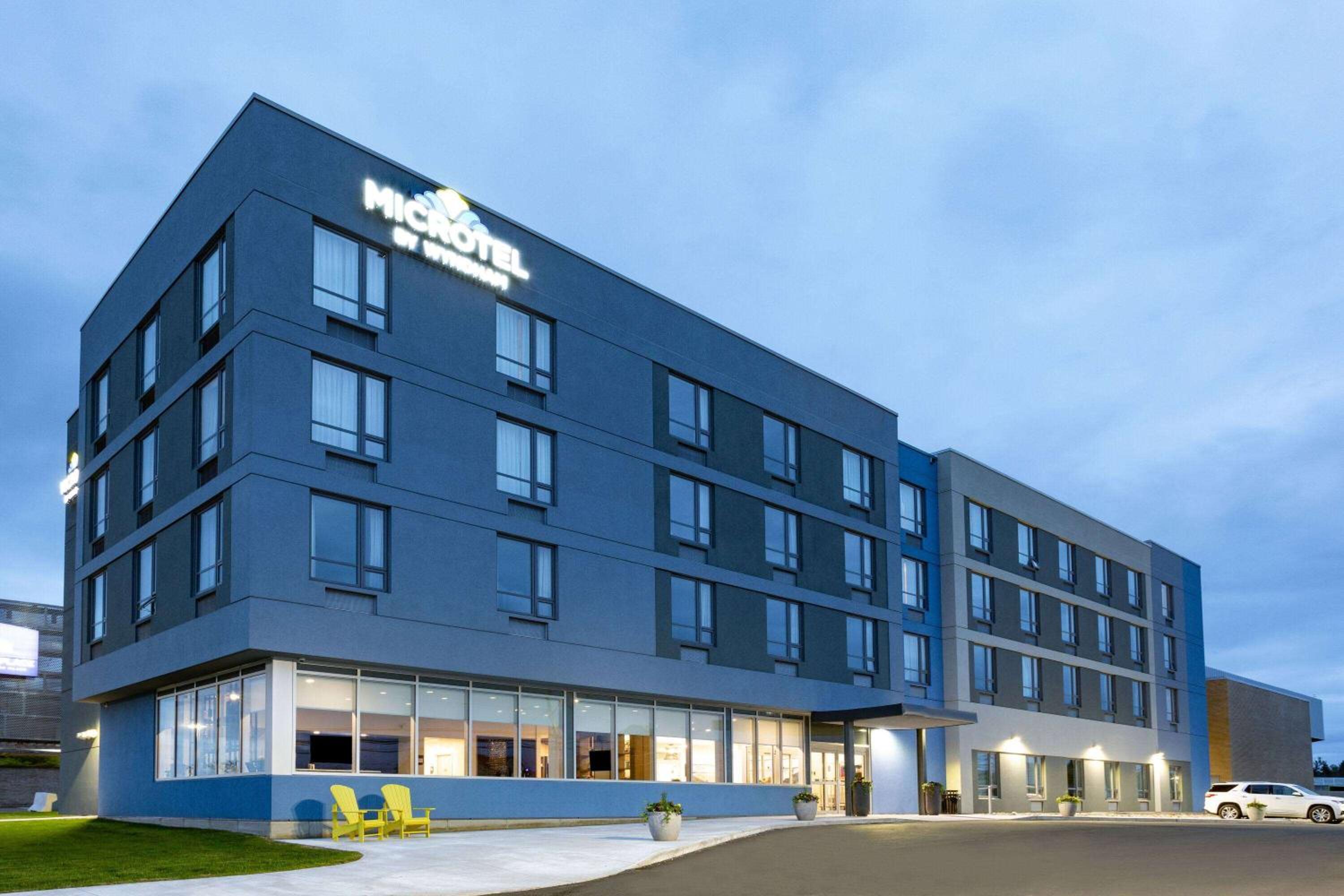 Summerside Vacations - Microtel Inn  Suites by Wyndham Summerside - Property Image 1