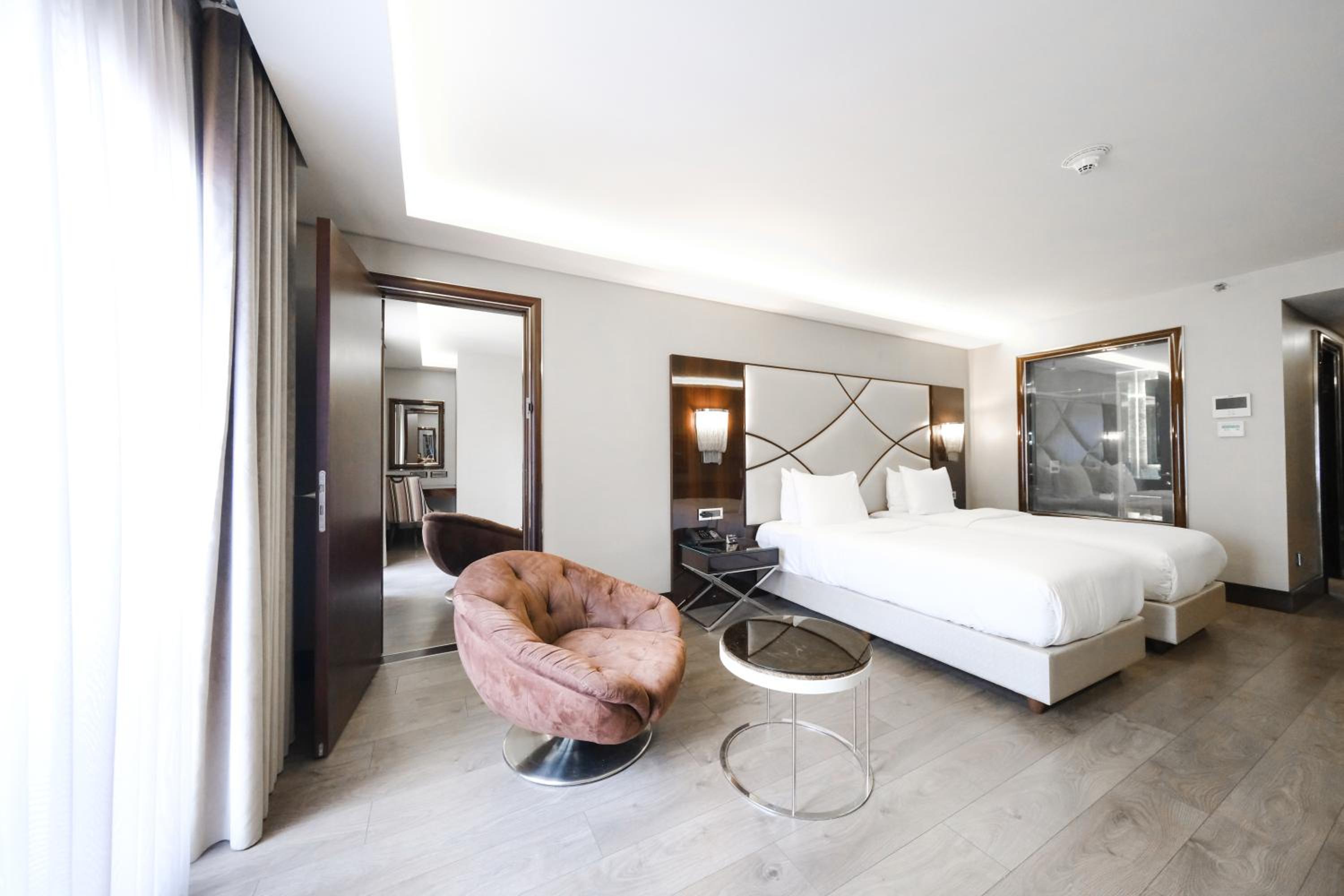 DoubleTree by Hilton İstanbul Esentepe - Image 28