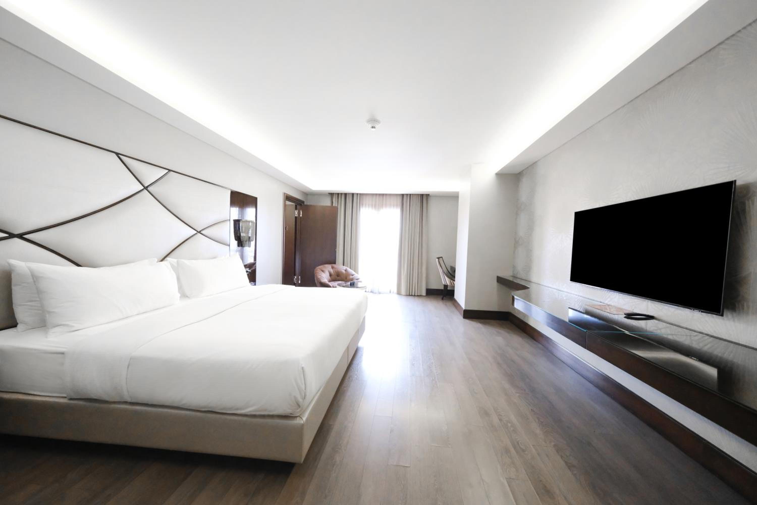 DoubleTree by Hilton İstanbul Esentepe - Image 29