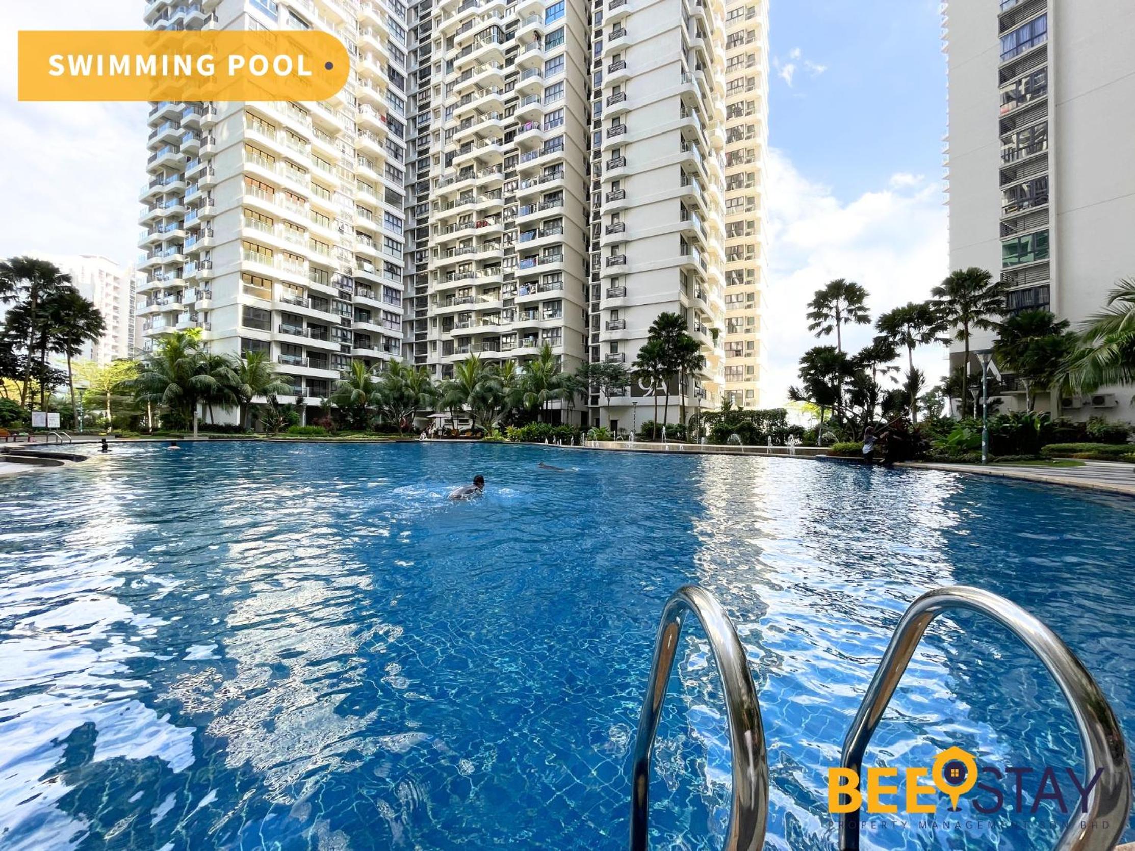 JB SeaView with Balcony Country Garden Danga Bay for 6 Pax