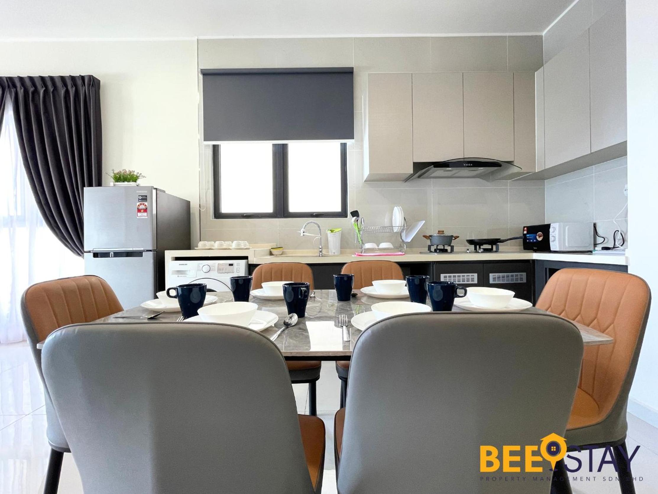 JB SeaView with Balcony Country Garden Danga Bay for 6 Pax
