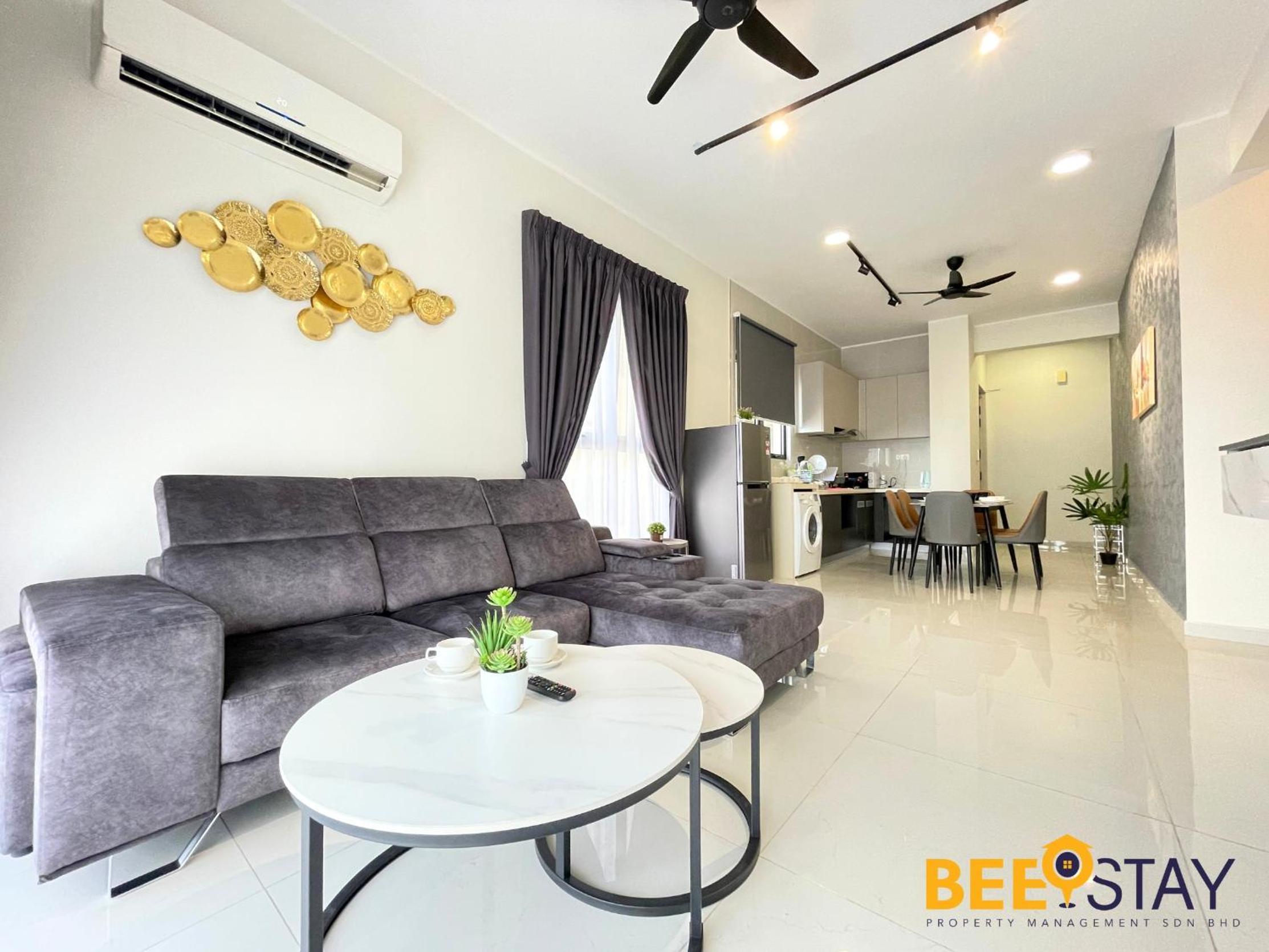 JB SeaView with Balcony Country Garden Danga Bay for 6 Pax