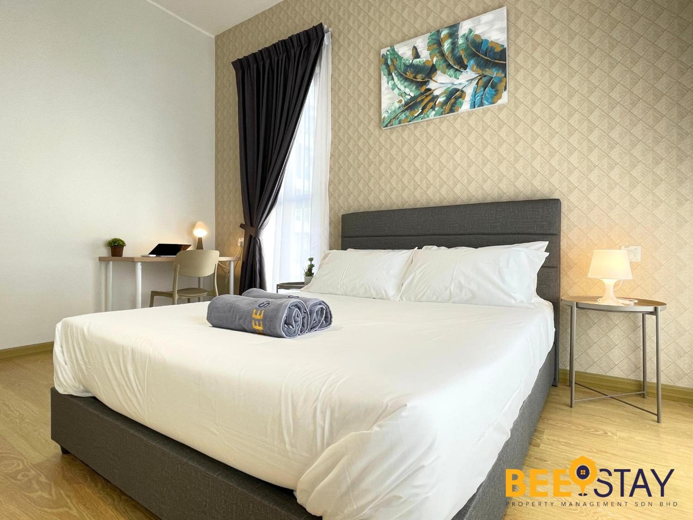 JB SeaView with Balcony Country Garden Danga Bay for 6 Pax