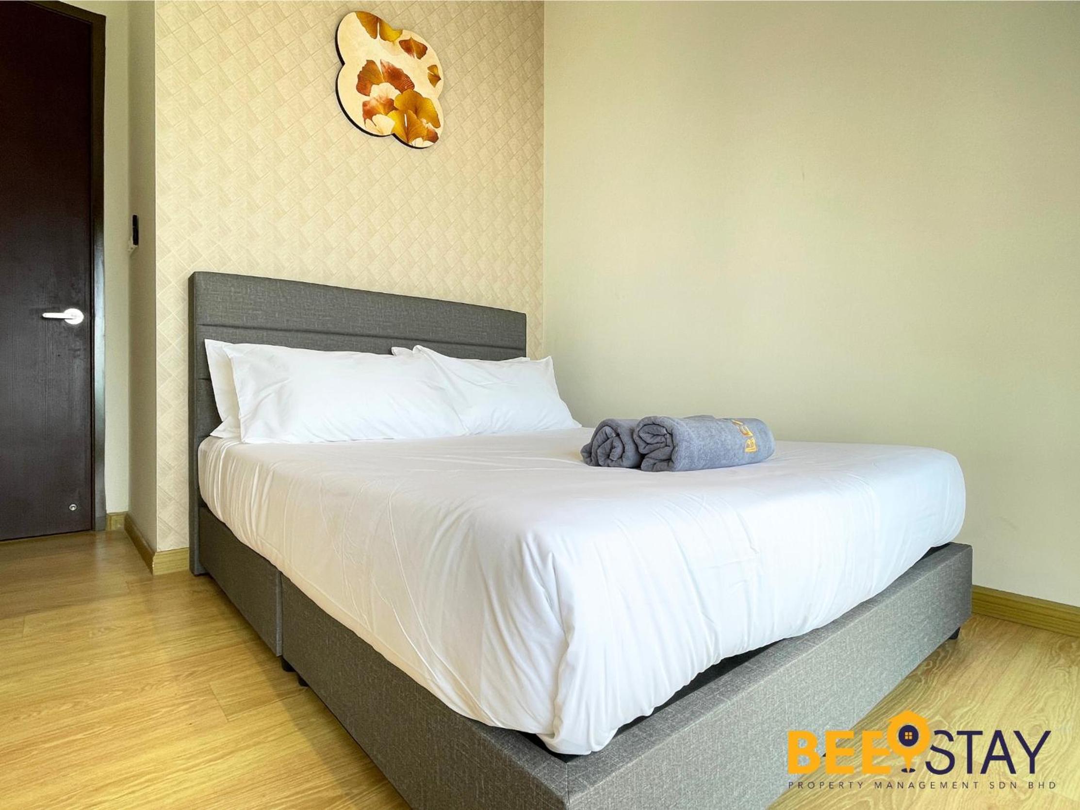 JB SeaView with Balcony Country Garden Danga Bay for 6 Pax