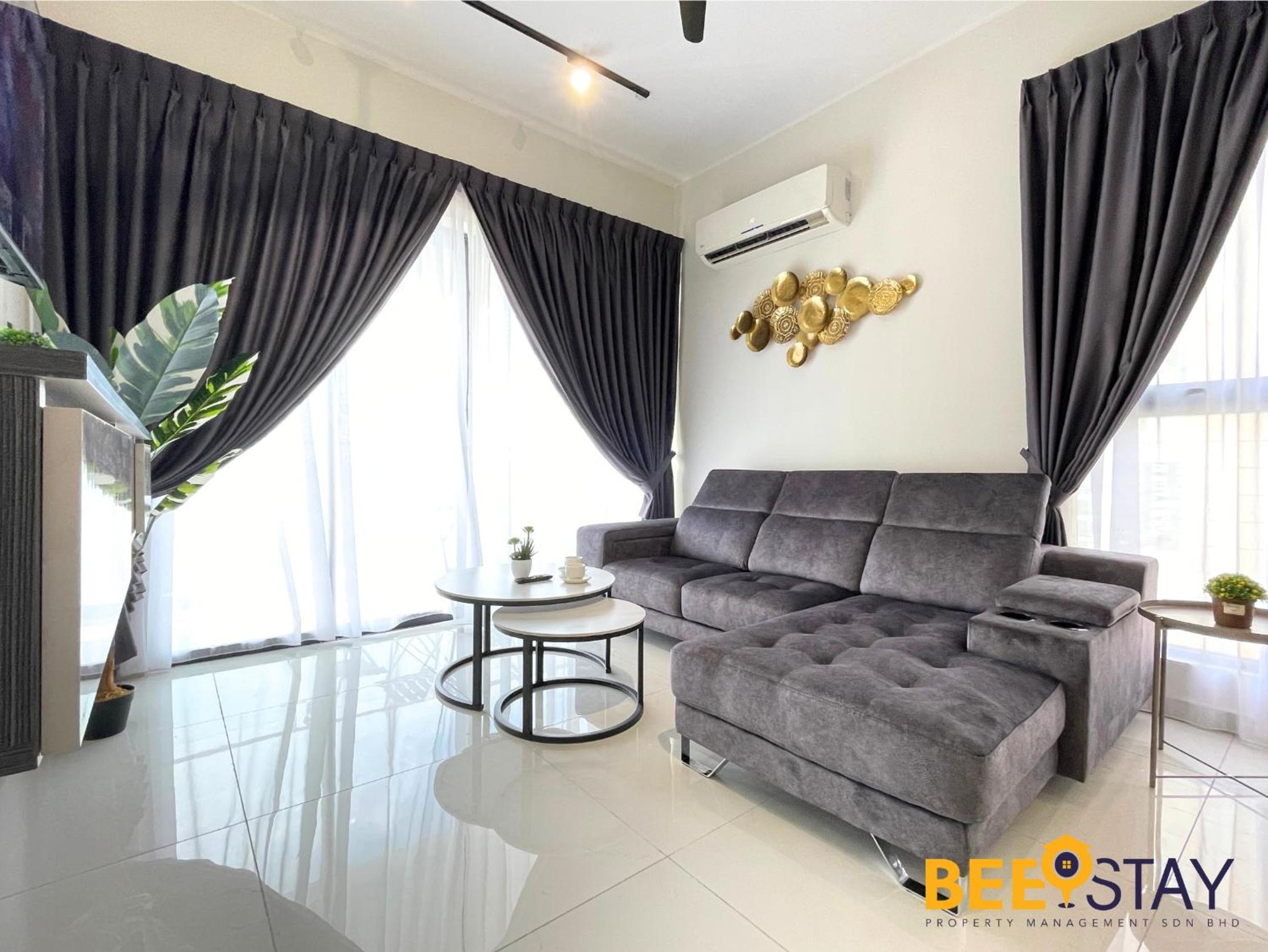 JB SeaView with Balcony Country Garden Danga Bay for 6 Pax