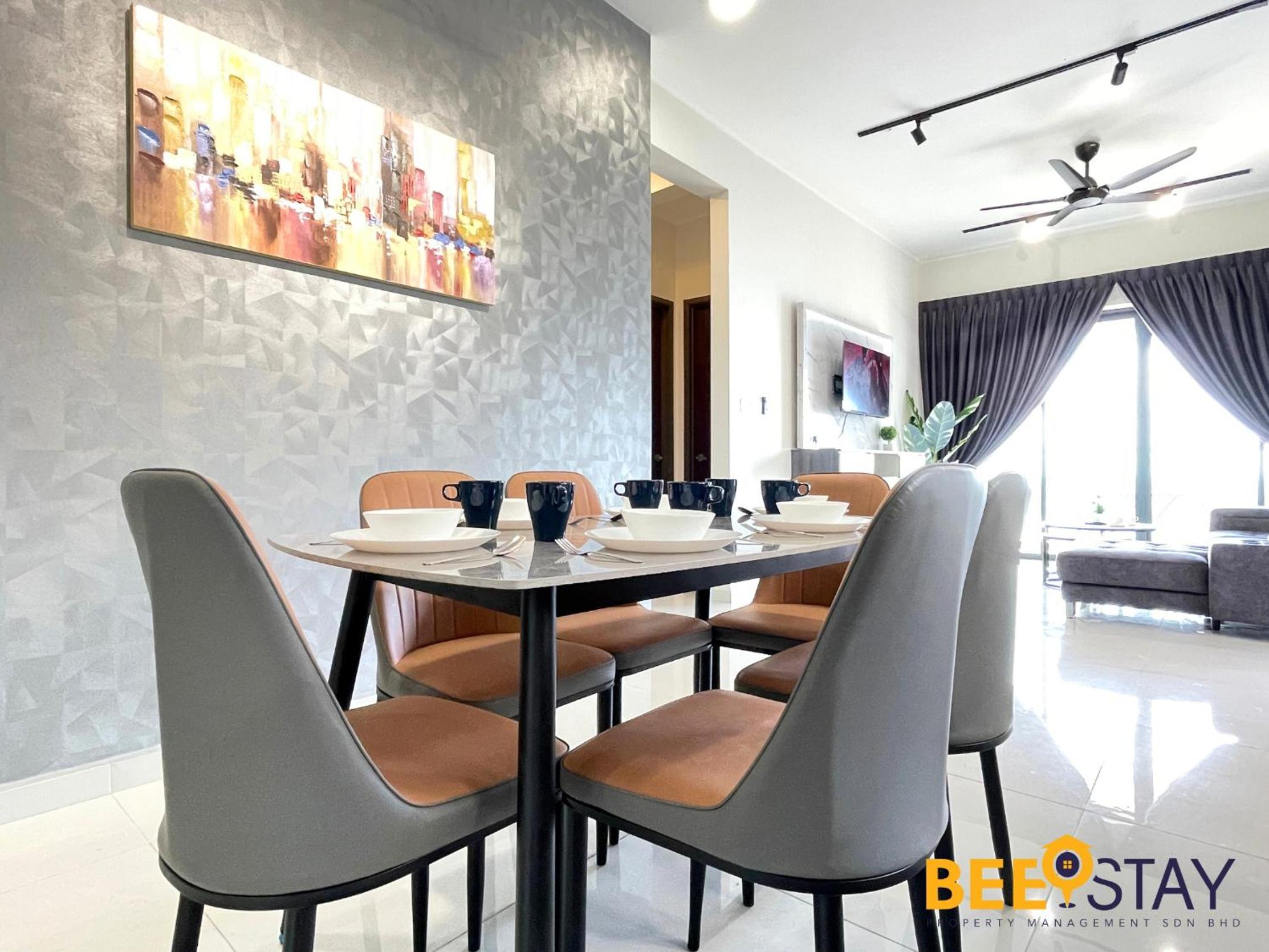 JB SeaView with Balcony Country Garden Danga Bay for 6 Pax