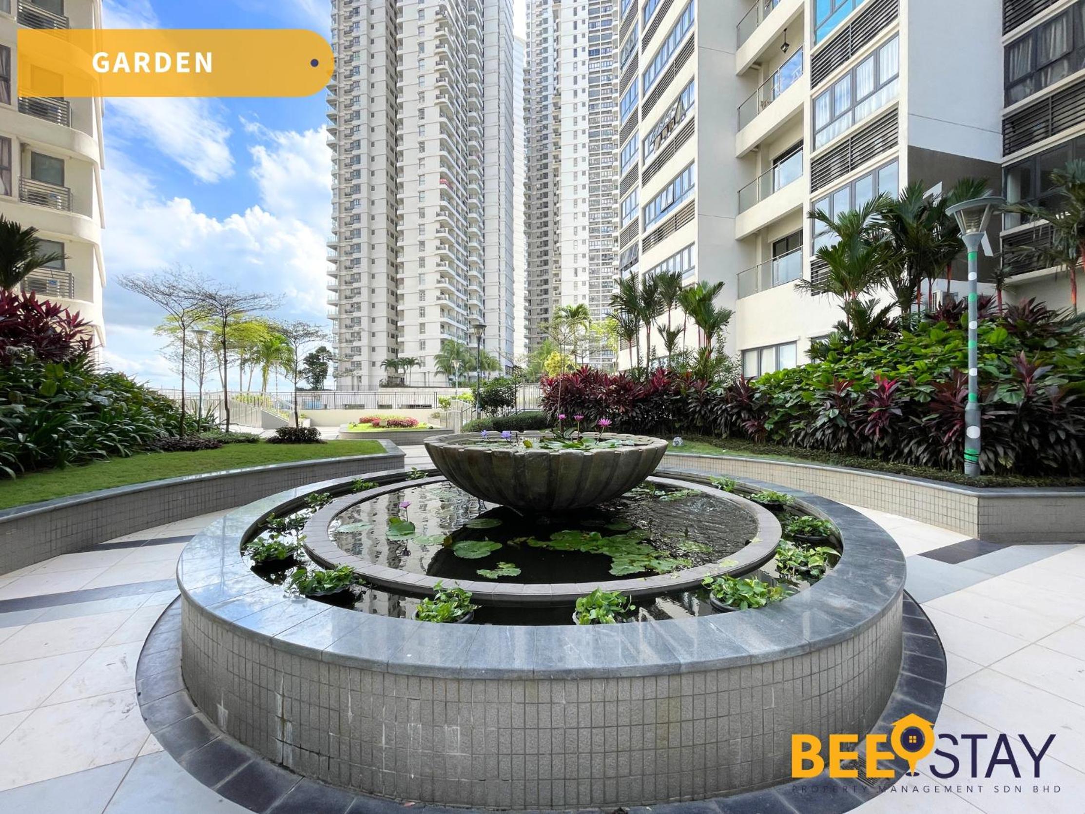 JB SeaView with Balcony Country Garden Danga Bay for 6 Pax