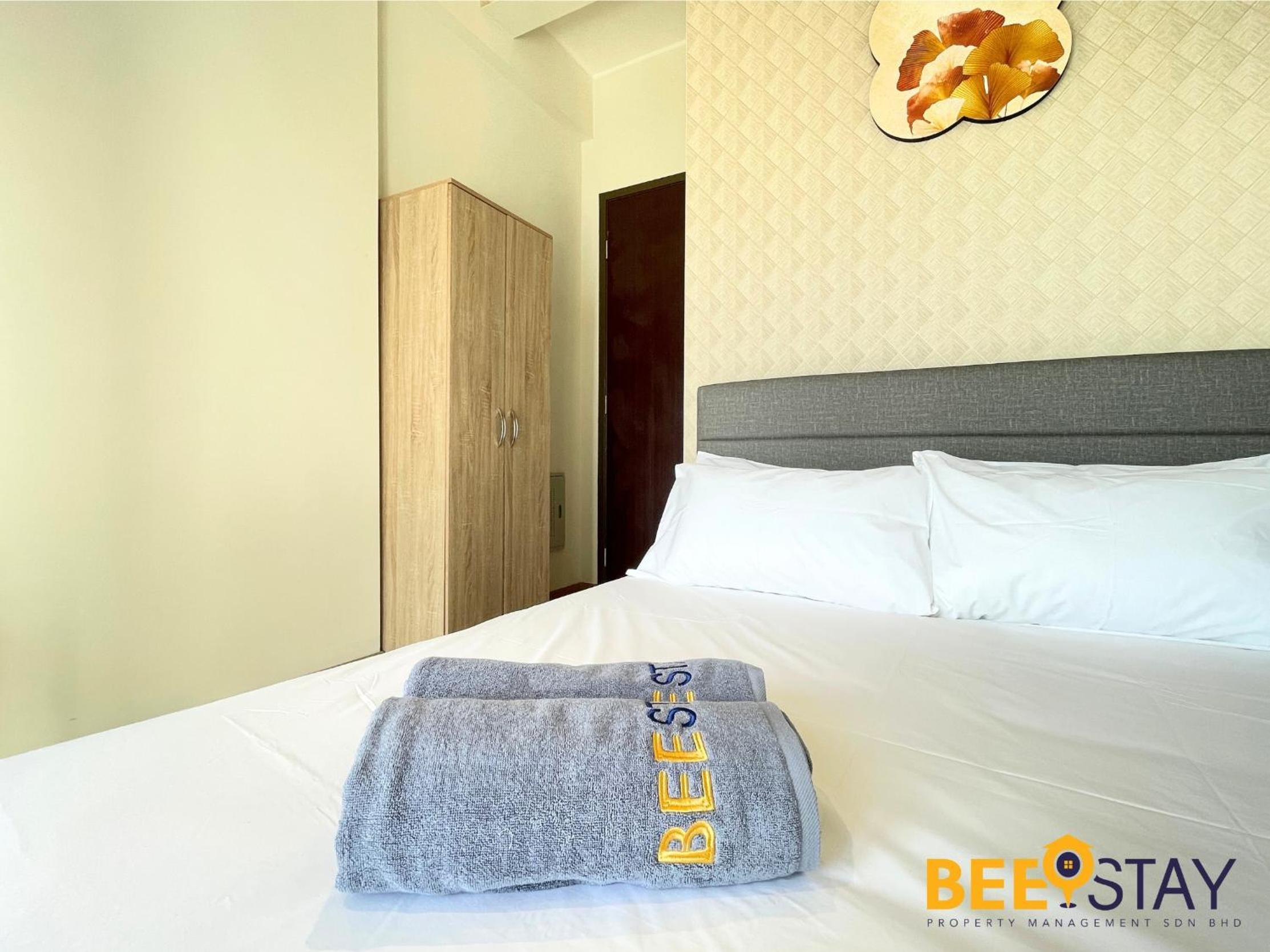 JB SeaView with Balcony Country Garden Danga Bay for 6 Pax