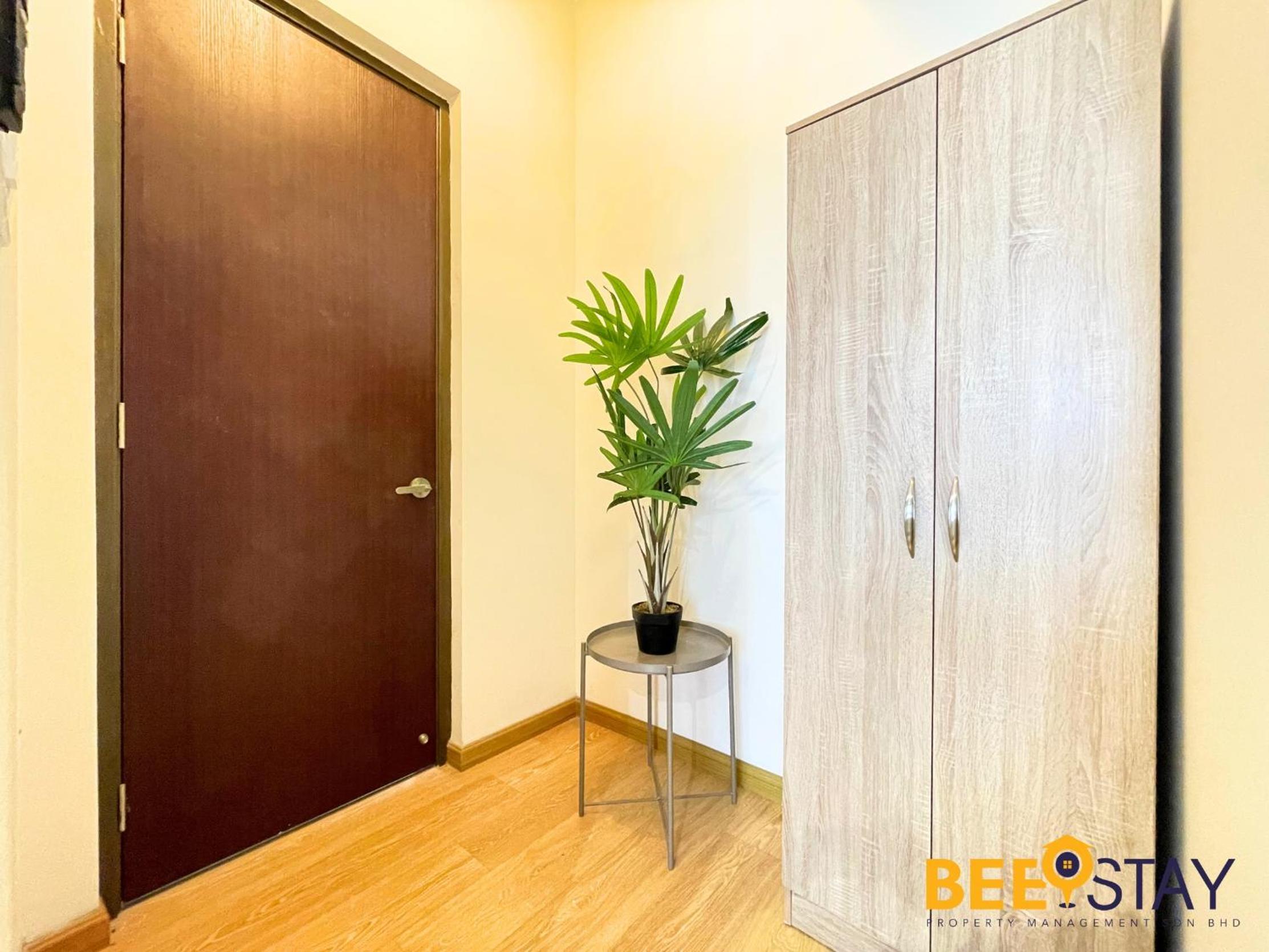 JB SeaView with Balcony Country Garden Danga Bay for 6 Pax