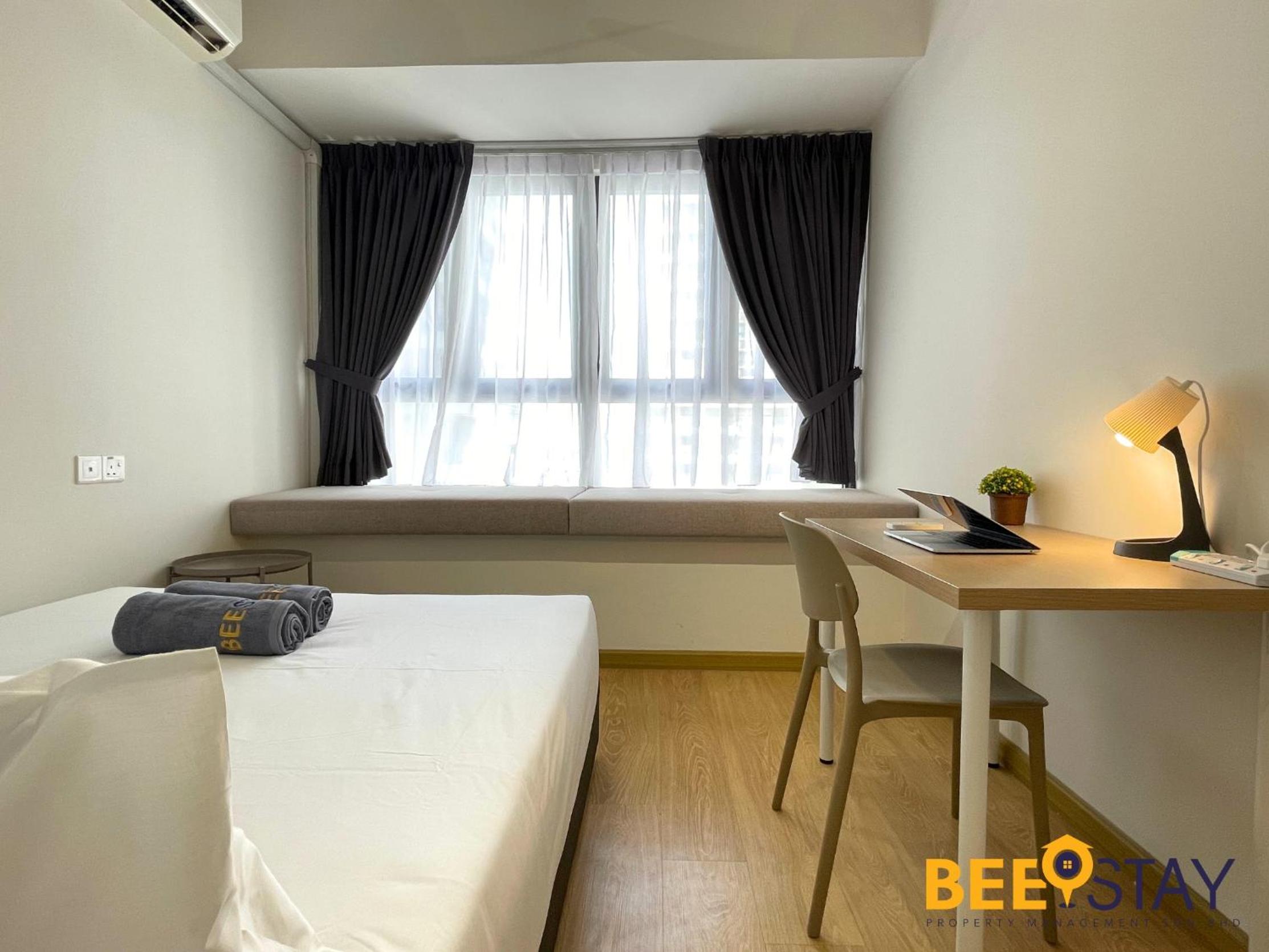 JB SeaView with Balcony Country Garden Danga Bay for 6 Pax