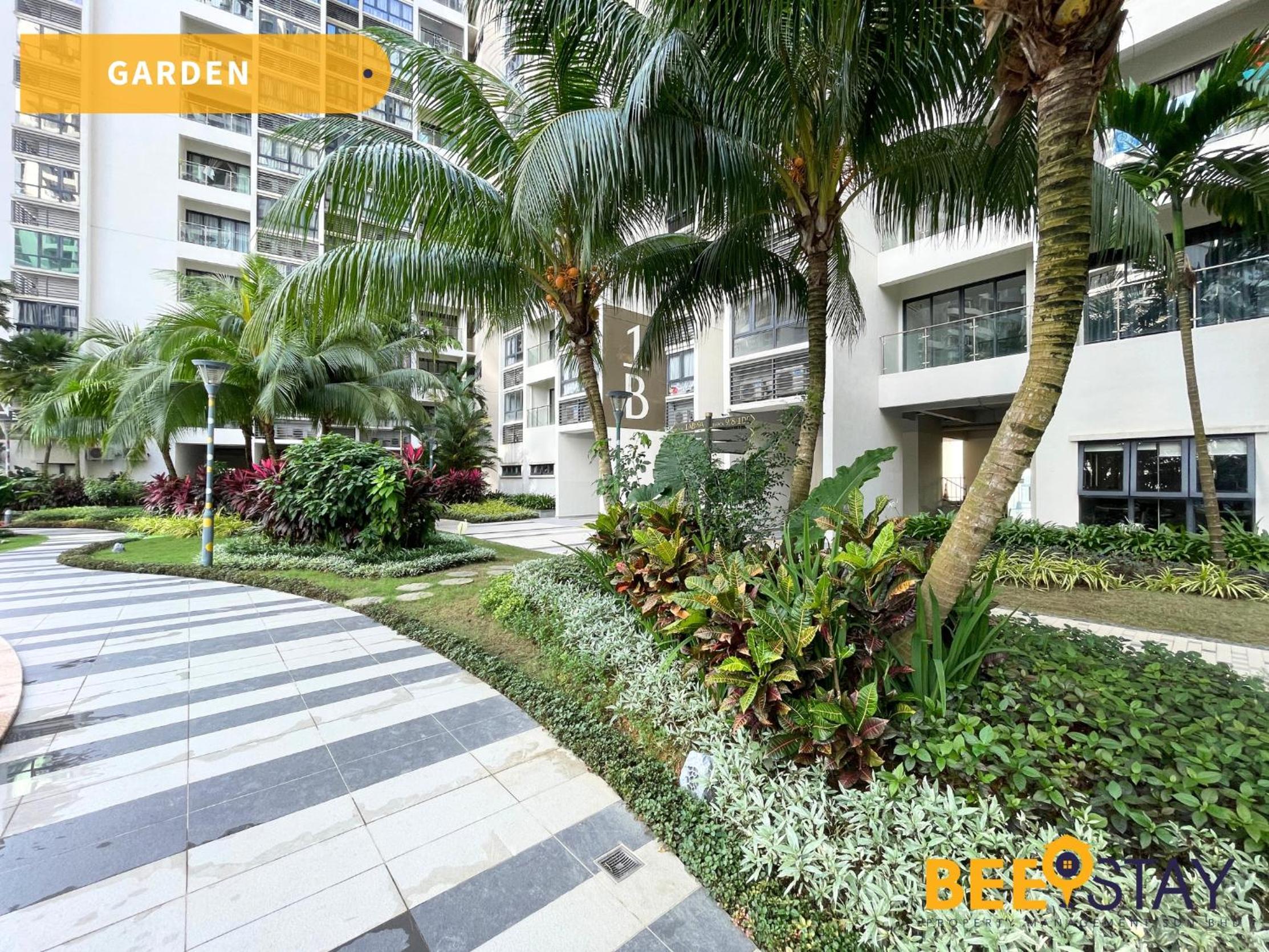 JB SeaView with Balcony Country Garden Danga Bay for 6 Pax