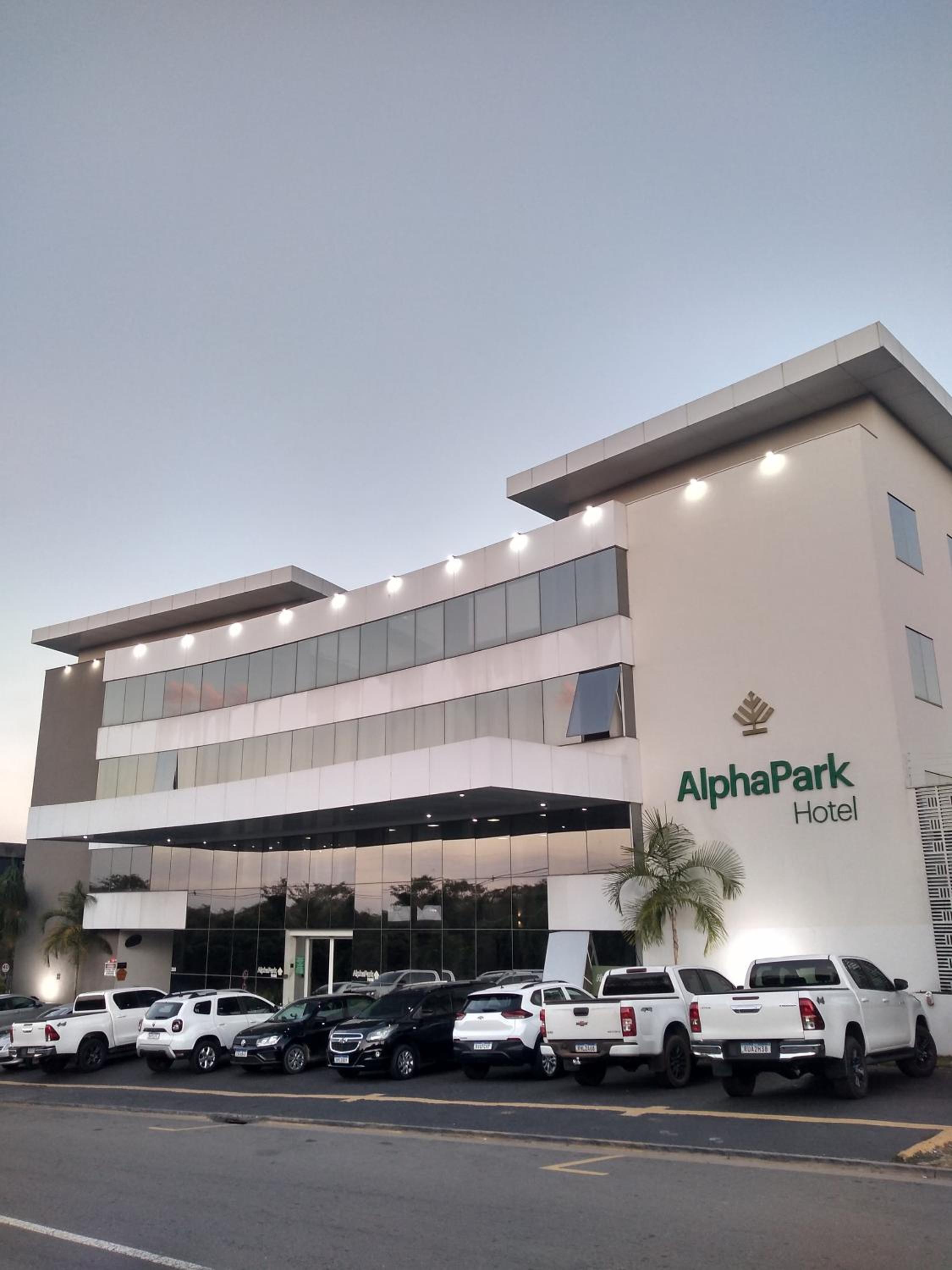 Hotel AlphaPark Hotel - Image 1