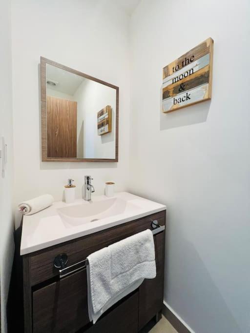 Between Beach and Historic Center in Fantastic Location! view 3