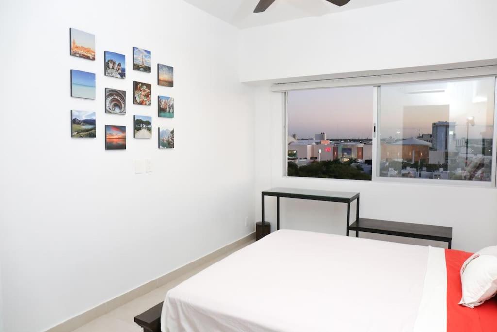 Between Beach and Historic Center in Fantastic Location! view 4