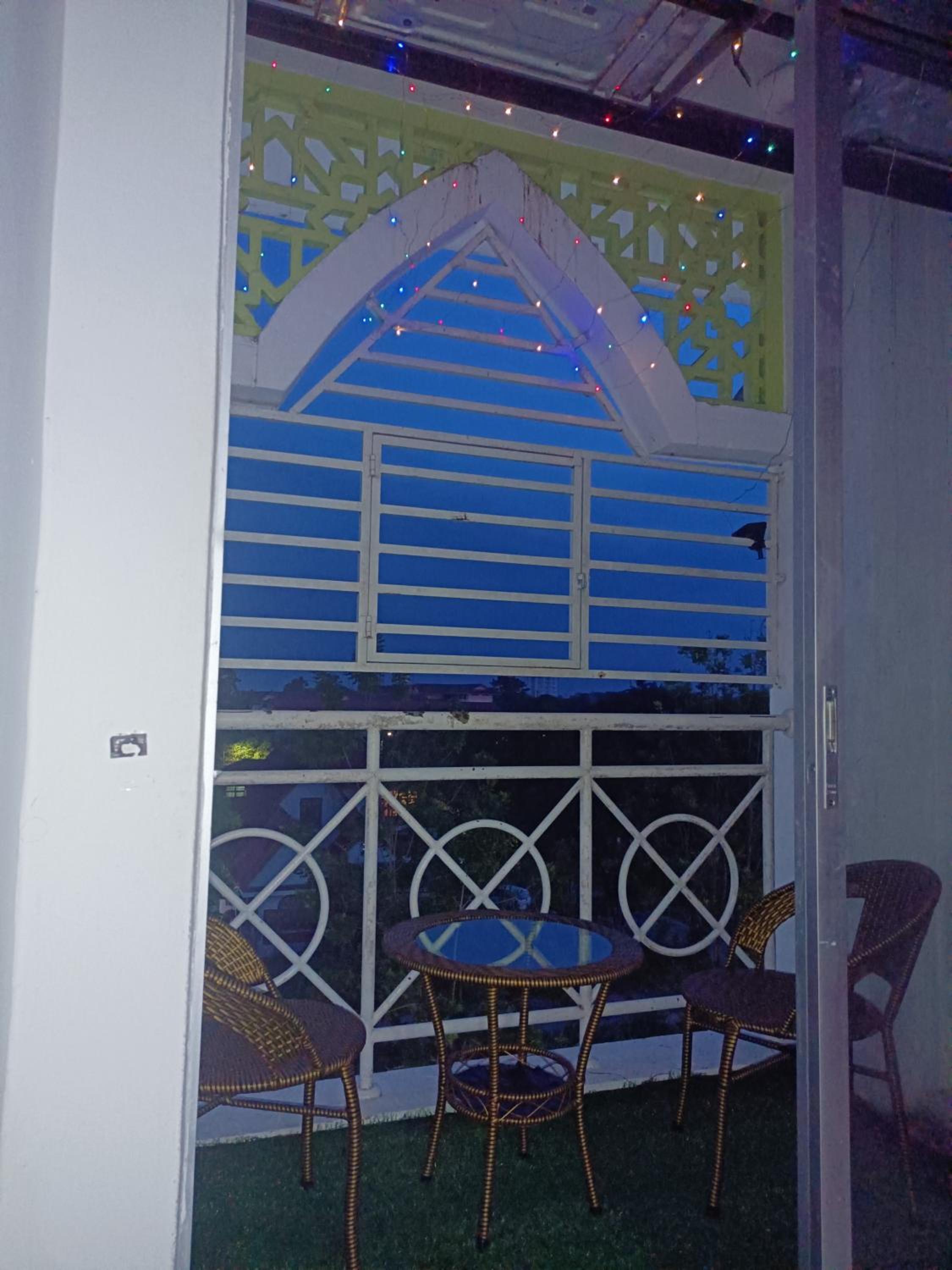 3rd floor apartment with 2 bedroom and no elevator photo 3